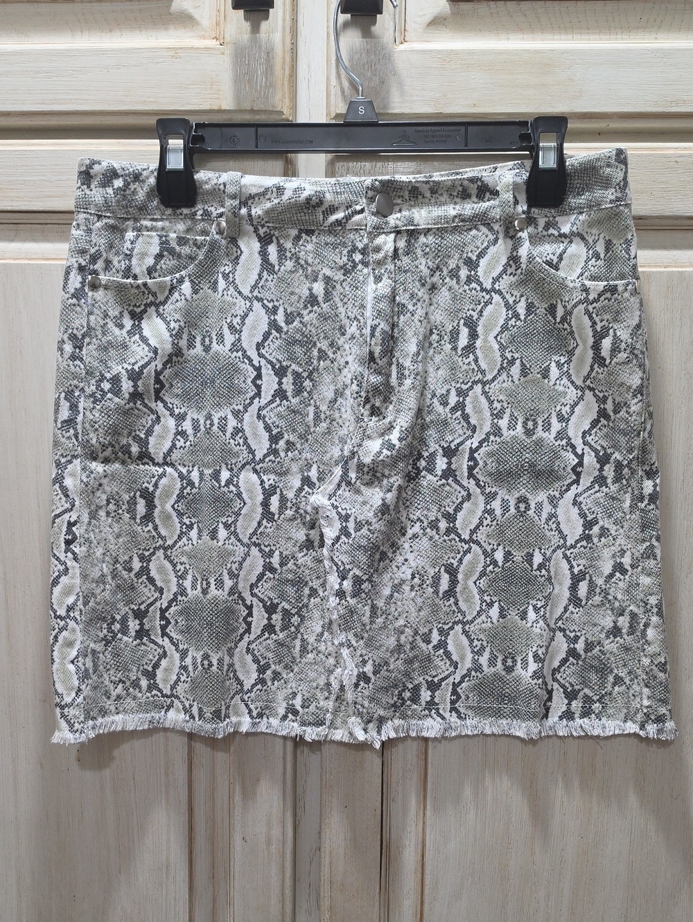 mittoshop Snake Print Mini Skirt - White & Gray